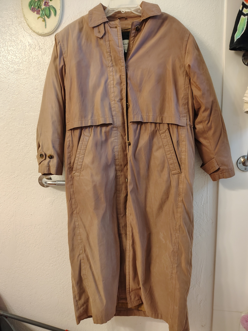 Classic Women's Tan Trench Coat